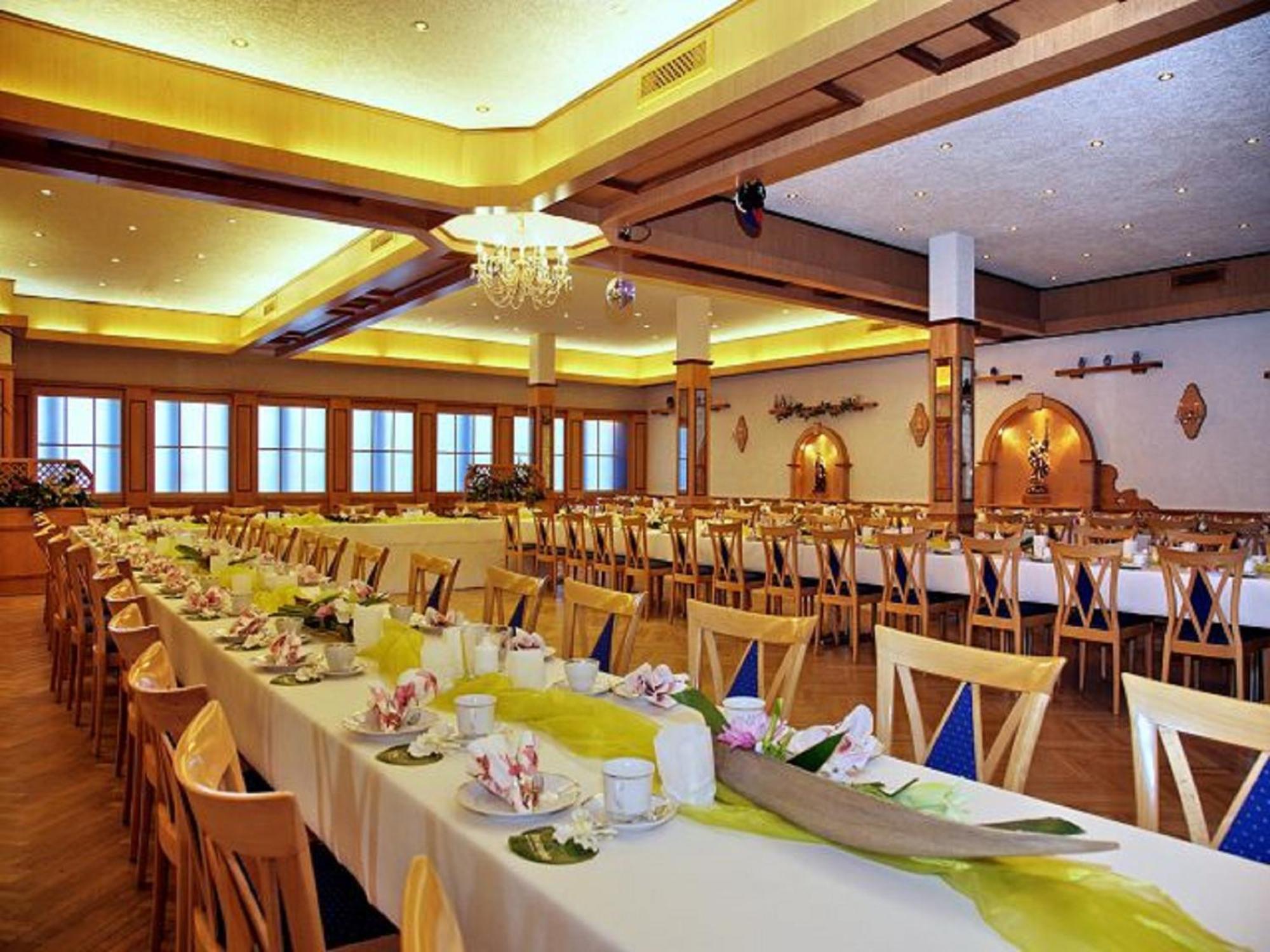 Weinhotel Goger Sand ภายนอก รูปภาพ